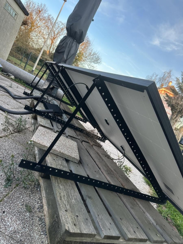 Support universel pour panneaux photovoltaïques