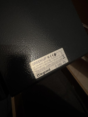 Legrand Borne 2 ve triphasée green'up premium avec protection 22kw mode 2 et 3 métal