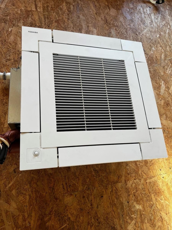 CASSETTE TOSHIBA MMU-AP0057MH-5 1.7 kw + Façade