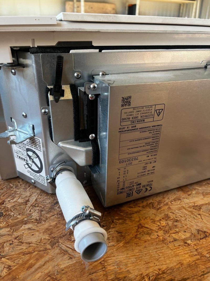 CASSETTE TOSHIBA MMU-AP0057MH-5 1.7 kw + Façade