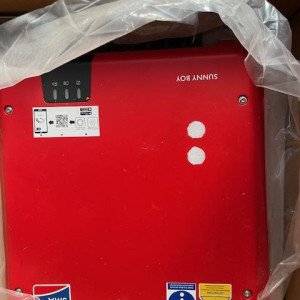 Onduleur SMA Sunny boy 6.0 6000 watt AC et son coffret de protection photovoltaïque