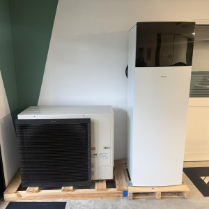 PAC AIR / EAU DAIKIN ERLA14D2V3 + EBVZ16S23D6V 2 ZONES SERVI 1 HIVER