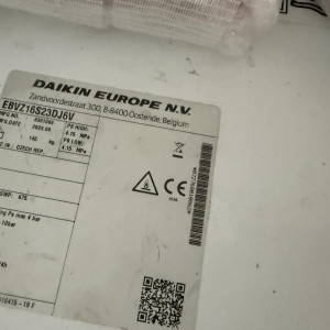 PAC AIR / EAU DAIKIN ERLA14D2V3 + EBVZ16S23D6V 2 ZONES SERVI 1 HIVER