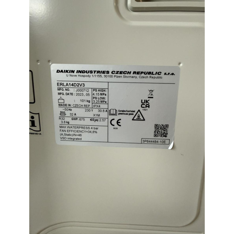 PAC AIR / EAU DAIKIN ERLA14D2V3 + EBVZ16S23D6V 2 ZONES SERVI 1 HIVER