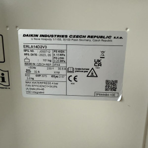PAC AIR / EAU DAIKIN ERLA14D2V3 + EBVZ16S23D6V 2 ZONES SERVI 1 HIVER